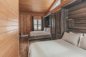 Executive Double 26 - Stunning Luxury log Home With hot tub Sauna Heat