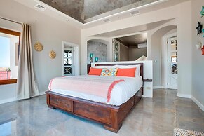 Villa Laguna Gecko in Belize City