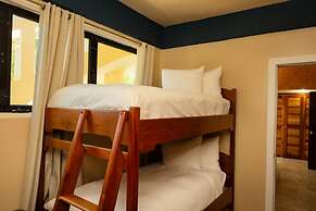 Villa Mission Bay in Belize City