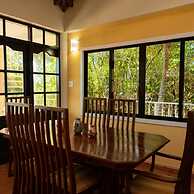 Villa Mission Bay in Belize City