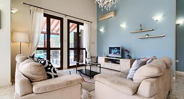 Villa 373 Dionysus in Kouklia