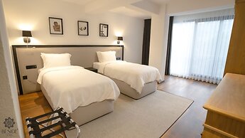 Be Side Hotel
