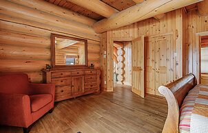 Executive Plus 89 - Luxurious log Home With Private hot tub Pool Sauna