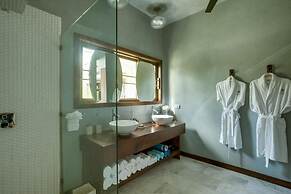 Gladden Caye Private Island Resort