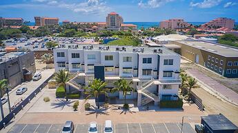 Las Islas Condo 8 in Noord