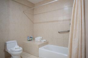 NEW Bay Harbor Studio 206