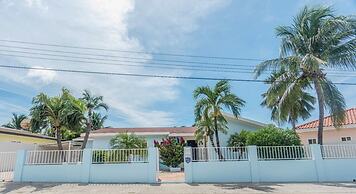 NEW Cozy Casa in Oranjestad