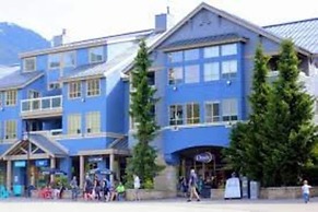 Whistler Village - Pool - Hot tub - Walk to Lifts