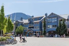 Whistler Village - Pool - Hot tub - Walk to Lifts