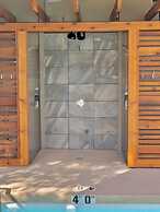 Whistler Village - Pool - Hot tub - Walk to Lifts