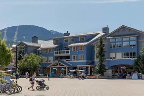 Whistler Village - Pool - Hot tub - Walk to Lifts