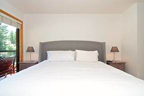 Ski in Ski out - Steam Shower - Roof top Hot tub