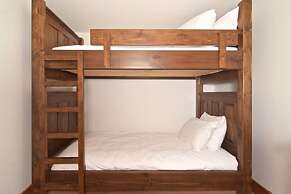 Ski in Ski out - Steam Shower - Roof top Hot tub