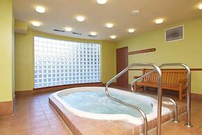 Whistler Village -walk to Lifts-views of Village