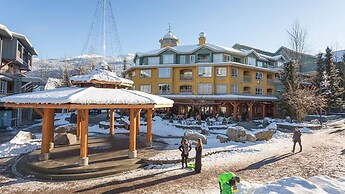 Whistler Village -walk to Lifts-views of Village