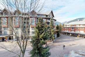 Bl307 Whistler Village - Views of Village- Walk to Lifts