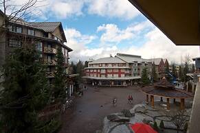 Bl307 Whistler Village - Views of Village- Walk to Lifts