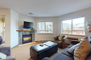 Bl307 Whistler Village - Views of Village- Walk to Lifts