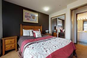 Bl307 Whistler Village - Views of Village- Walk to Lifts