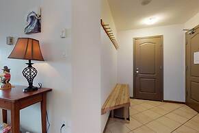 Bl307 Whistler Village - Views of Village- Walk to Lifts