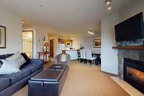 Bl307 Whistler Village - Views of Village- Walk to Lifts