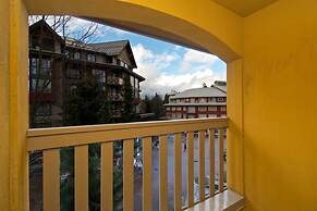 Bl307 Whistler Village - Views of Village- Walk to Lifts