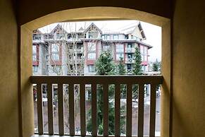 Bl307 Whistler Village - Views of Village- Walk to Lifts