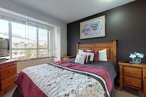 Bl307 Whistler Village - Views of Village- Walk to Lifts