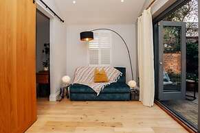 Henley Gardens - From 200 Per Night