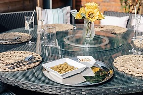 Henley Gardens - From 200 Per Night