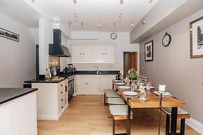 Henley Gardens - From 200 Per Night