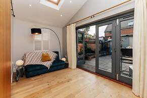 Henley Gardens - From 200 Per Night