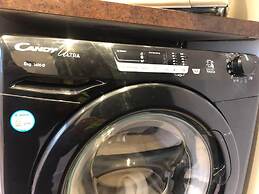 Housesleeps2- 2br-gardenview-parking-nearbeach