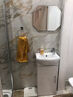 Housesleeps2- 2br-gardenview-parking-nearbeach