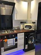 Housesleeps2- 2br-gardenview-parking-nearbeach