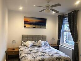 Housesleeps2- 2br-gardenview-parking-nearbeach
