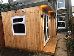 Housesleeps2- 2br-gardenview-parking-nearbeach