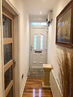 Housesleeps2- 2br-gardenview-parking-nearbeach
