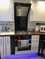 Housesleeps2- 2br-gardenview-parking-nearbeach