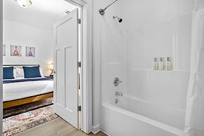 CozySuites Music Row