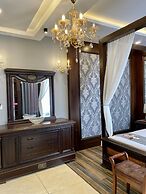 Hotel Adhiraja Palace