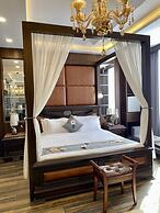 Hotel Adhiraja Palace