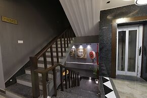 Hotel Adhiraja Palace