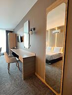 Royal Mass Airport Business Hotel