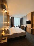 Royal Mass Airport Business Hotel