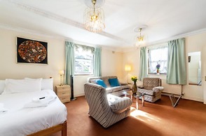 Remarkable 3-bed Apartment in London