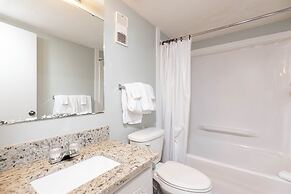 Island Winds East 107 2 Bedroom Condo by Redawning