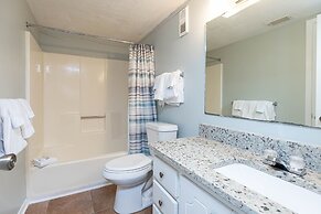 Island Winds East 107 2 Bedroom Condo by Redawning