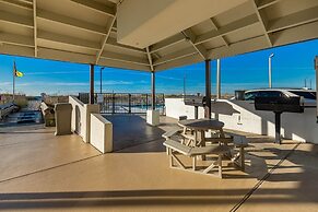 Island Winds East 107 2 Bedroom Condo by Redawning