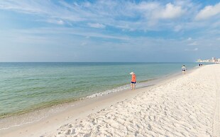 Phoenix Vii 7206 2 Bedroom Condo by Redawning